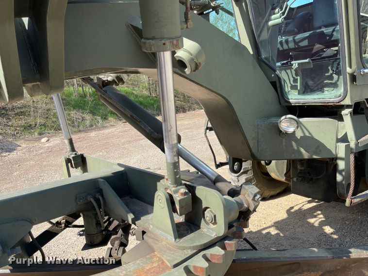 image for item MJ9617 1987 Champion 710A  motor grader