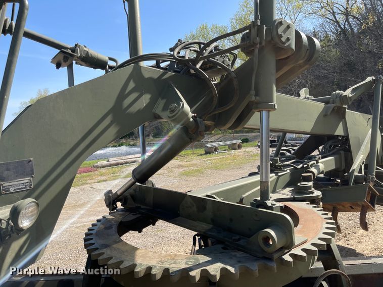 image for item MJ9617 1987 Champion 710A  motor grader