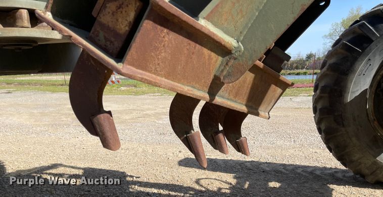 image for item MJ9617 1987 Champion 710A  motor grader