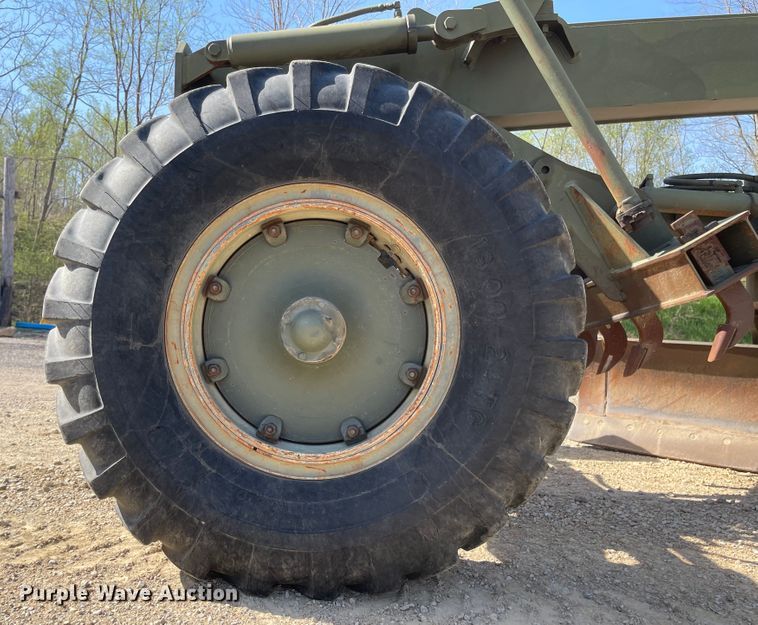 image for item MJ9617 1987 Champion 710A  motor grader