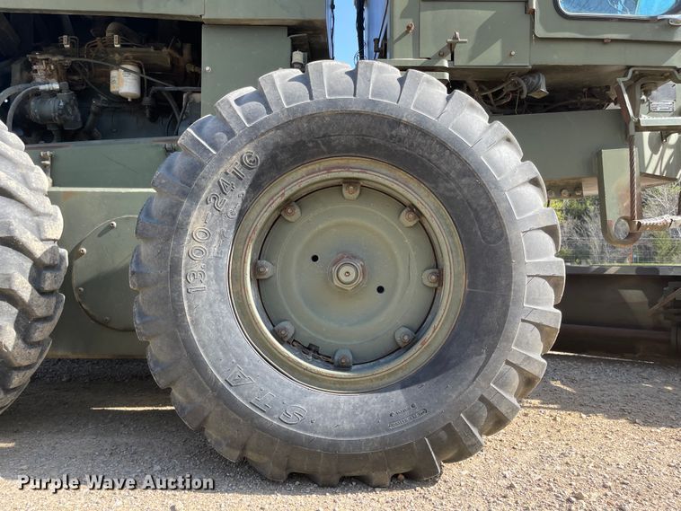 image for item MJ9617 1987 Champion 710A  motor grader