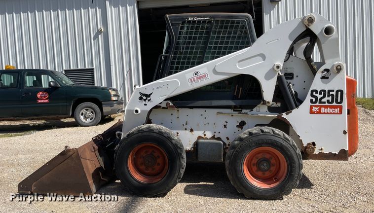 image for item MJ9618 2008 Bobcat S250  skid steer loader