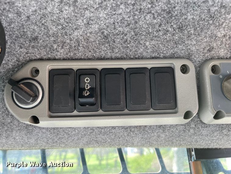 image for item MJ9618 2008 Bobcat S250  skid steer loader