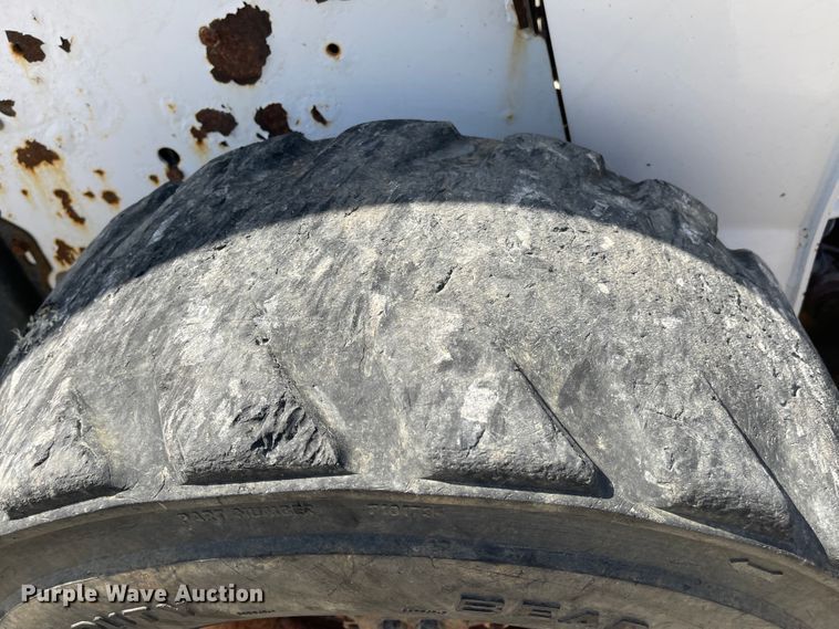 image for item MJ9618 2008 Bobcat S250  skid steer loader