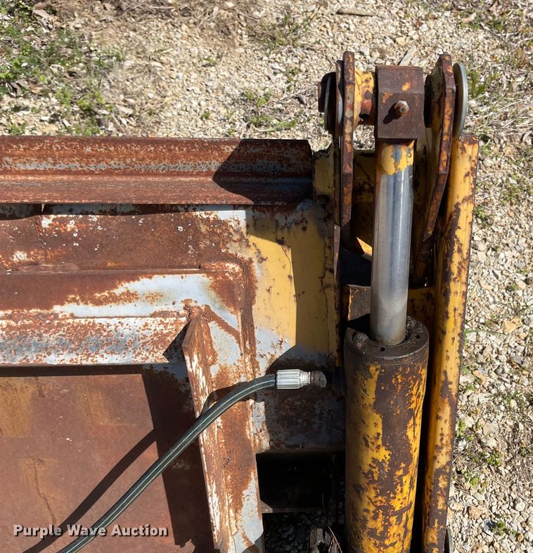 image for item MJ9618 2008 Bobcat S250  skid steer loader