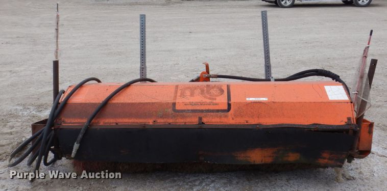 image for item MU9546 M-B  7' W broom