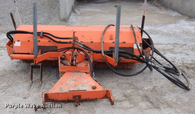 image for item MU9546 M-B  7' W broom