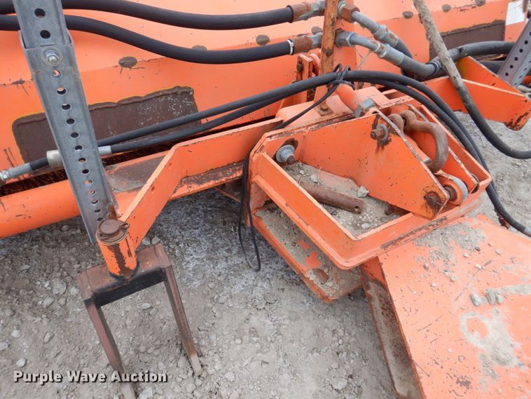 image for item MU9546 M-B  7' W broom