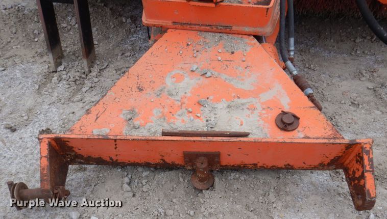 image for item MU9546 M-B  7' W broom