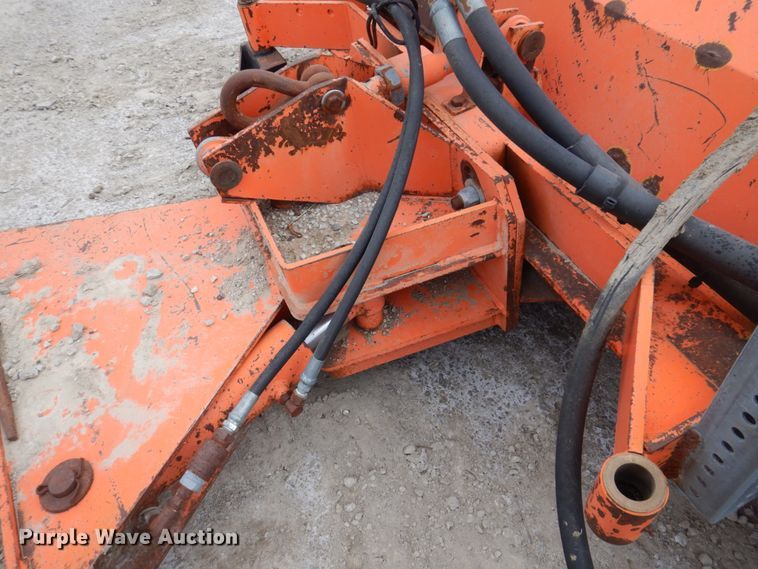 image for item MU9546 M-B  7' W broom