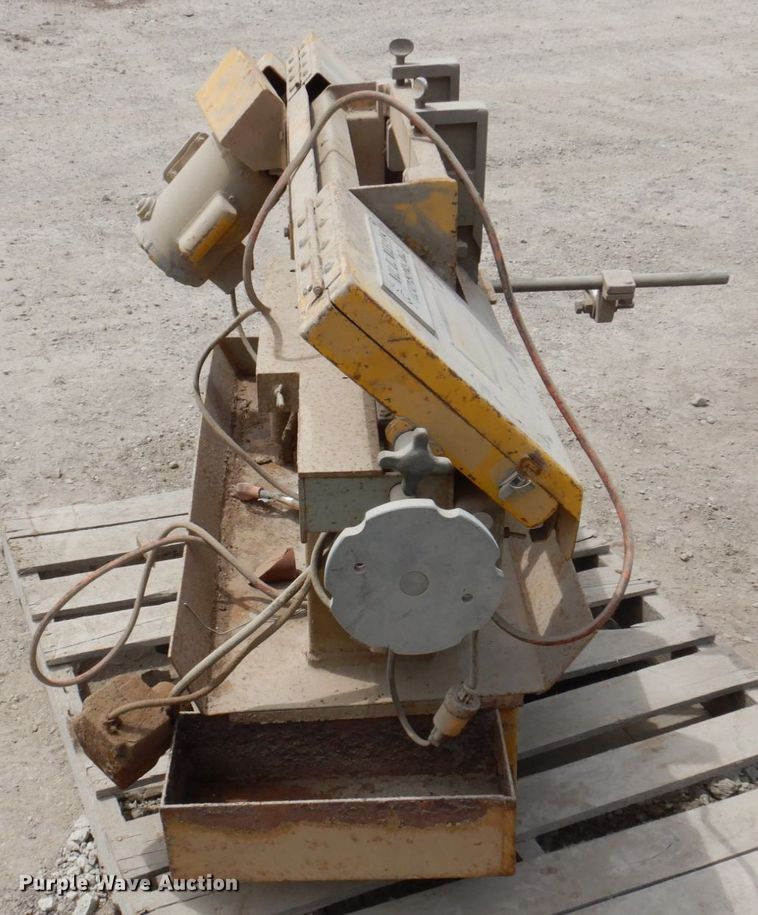 image for item MU9547 W.F. Wells & Sons A-7  band saw