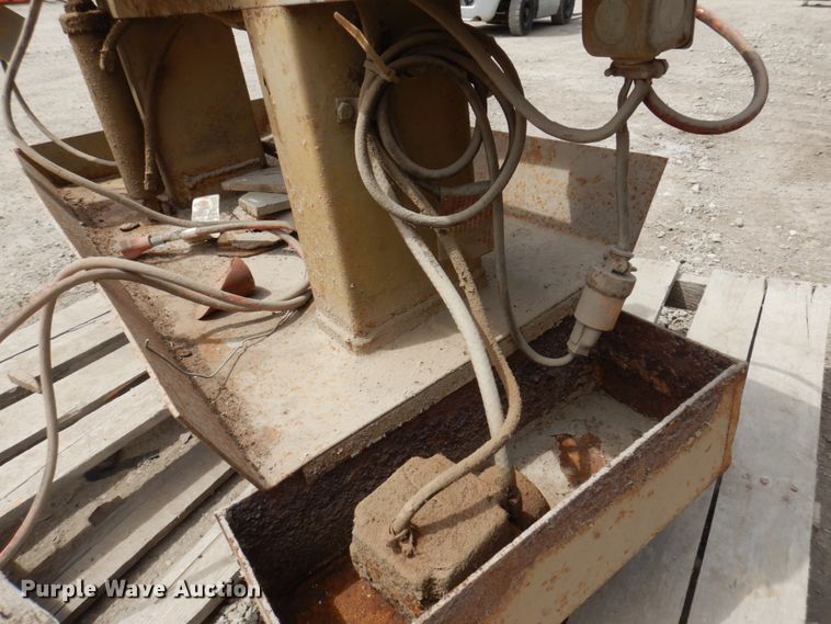 image for item MU9547 W.F. Wells & Sons A-7  band saw