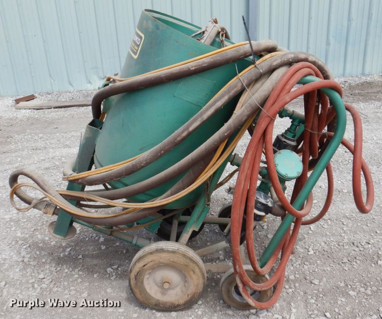 image for item MU9549 1999 Clemco 2024  sand blaster