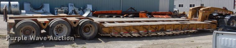 image for item MU9551 1999 Trail King TK80HDG  lowboy equipment trailer