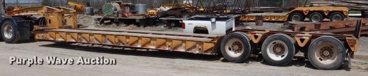 image for item MU9551 1999 Trail King TK80HDG  lowboy equipment trailer