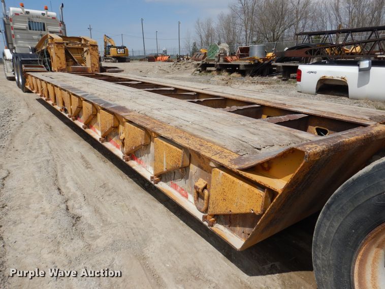 image for item MU9551 1999 Trail King TK80HDG  lowboy equipment trailer