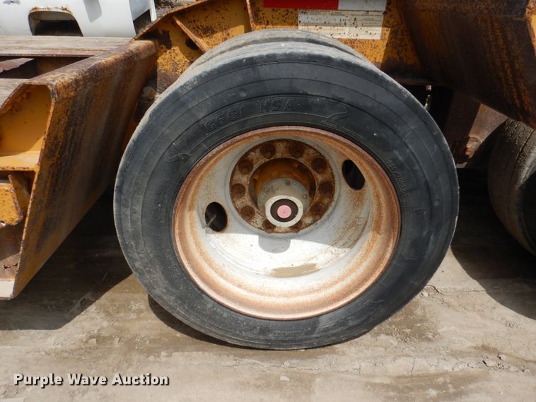 image for item MU9551 1999 Trail King TK80HDG  lowboy equipment trailer