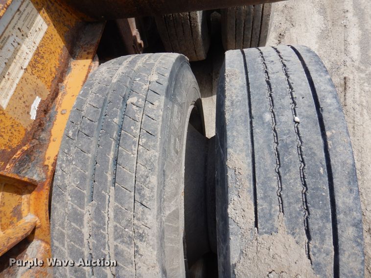 image for item MU9551 1999 Trail King TK80HDG  lowboy equipment trailer