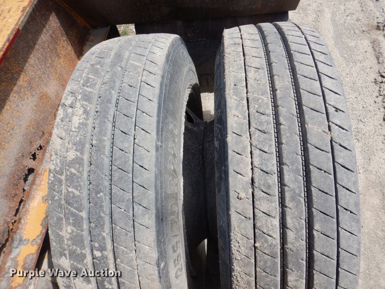 image for item MU9551 1999 Trail King TK80HDG  lowboy equipment trailer