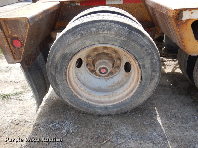 image for item MU9551 1999 Trail King TK80HDG  lowboy equipment trailer