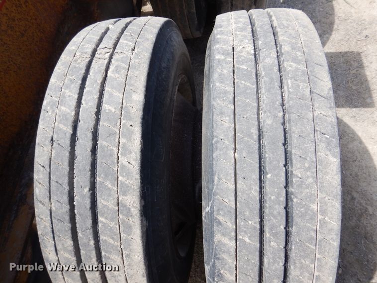 image for item MU9551 1999 Trail King TK80HDG  lowboy equipment trailer