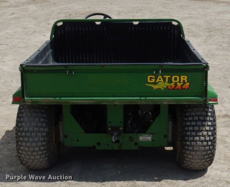 image for item MU9552 1997 John Deere Gator 6X4  utility vehicle