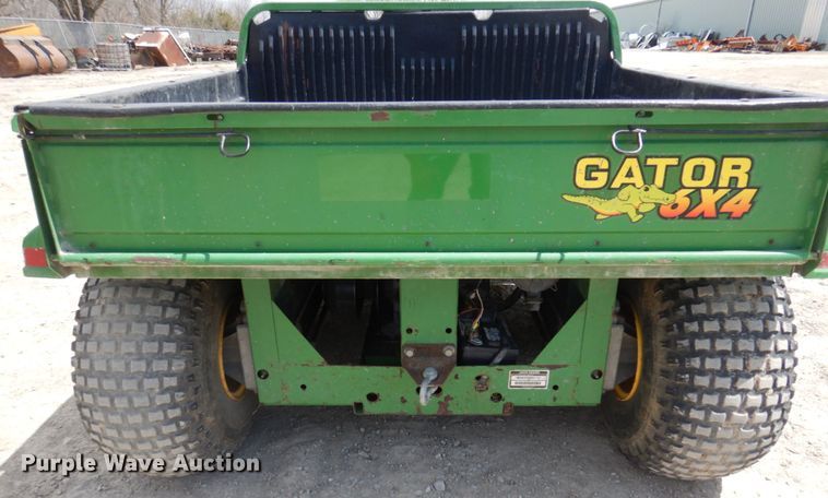 image for item MU9552 1997 John Deere Gator 6X4  utility vehicle