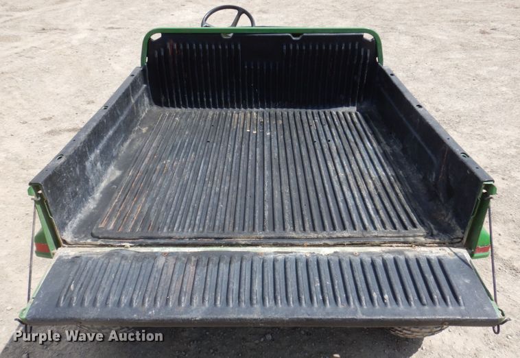 image for item MU9552 1997 John Deere Gator 6X4  utility vehicle