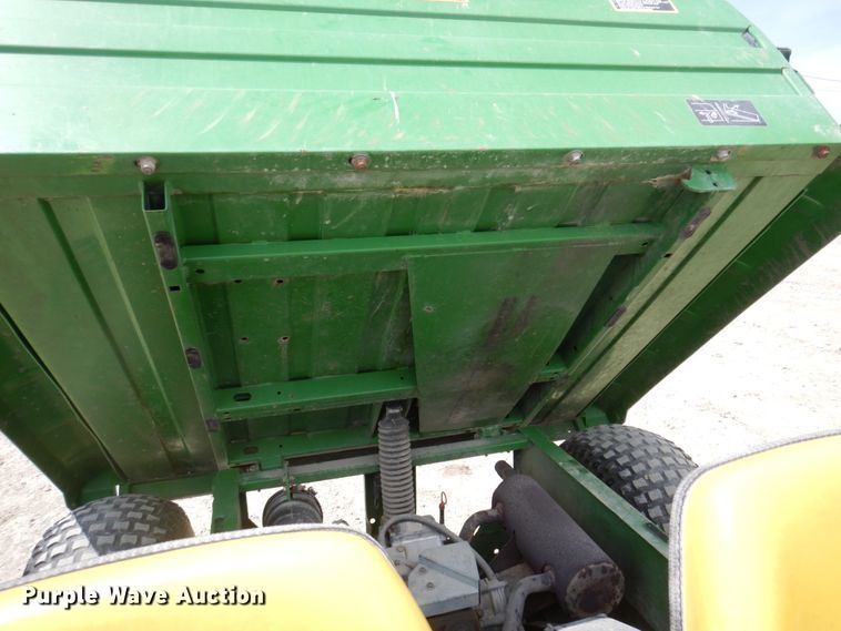 image for item MU9552 1997 John Deere Gator 6X4  utility vehicle