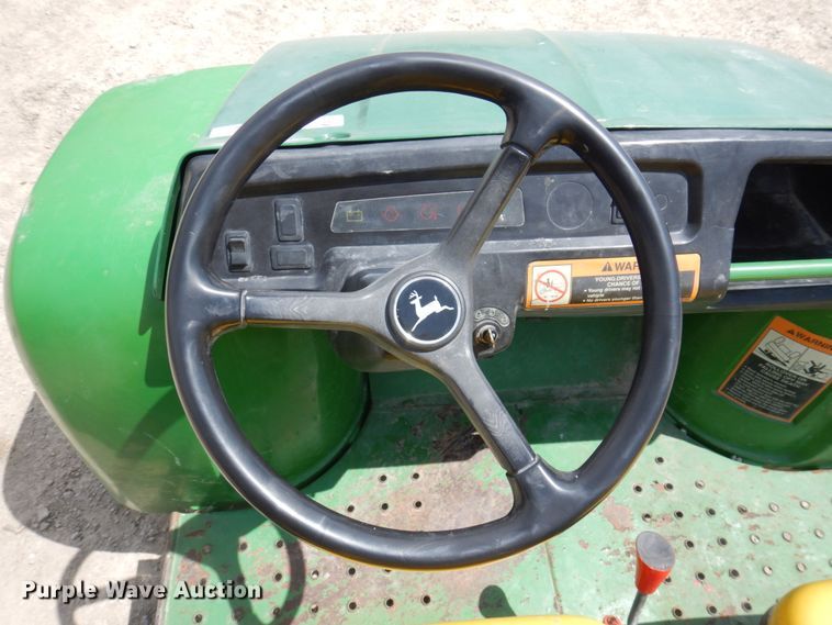 image for item MU9552 1997 John Deere Gator 6X4  utility vehicle