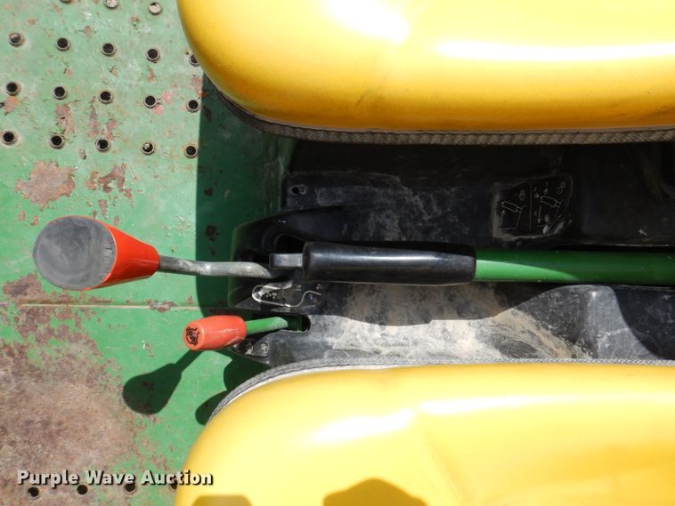 image for item MU9552 1997 John Deere Gator 6X4  utility vehicle