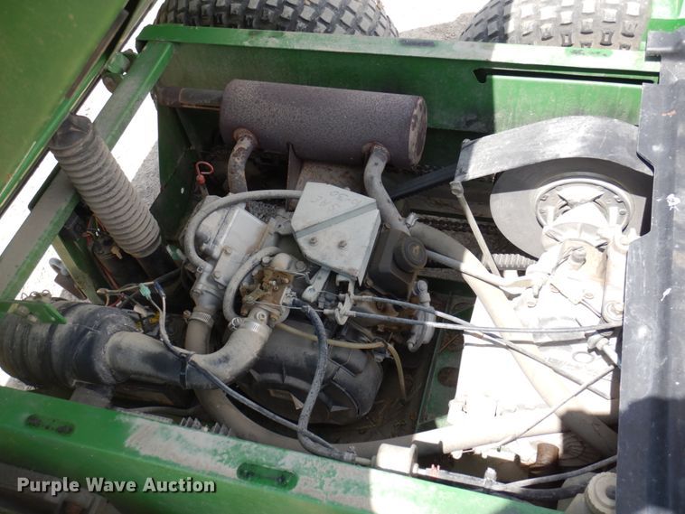 image for item MU9552 1997 John Deere Gator 6X4  utility vehicle