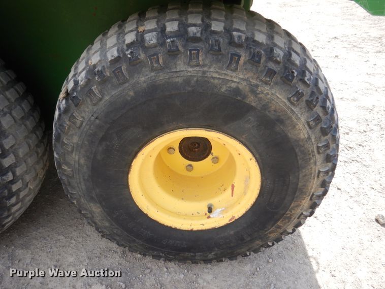 image for item MU9552 1997 John Deere Gator 6X4  utility vehicle