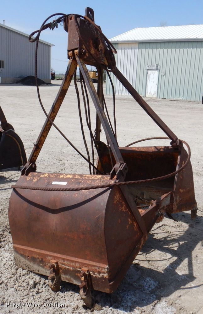 image for item MU9555 36" W clamshell bucket