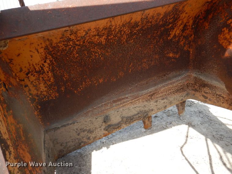 image for item MU9555 36" W clamshell bucket