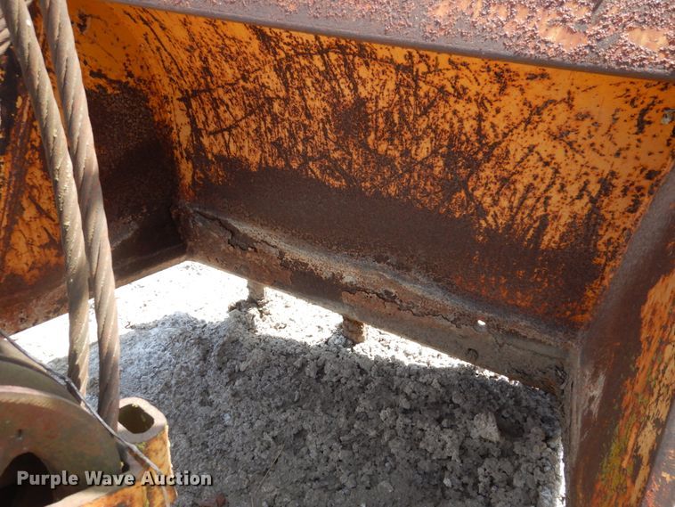 image for item MU9555 36" W clamshell bucket