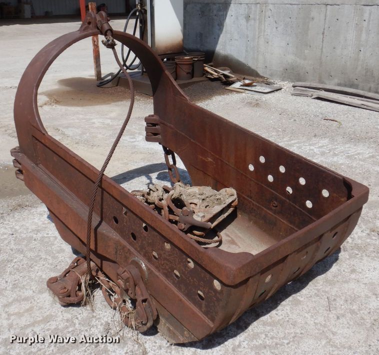 image for item MU9559 42" W drag line bucket