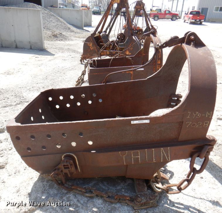 image for item MU9559 42" W drag line bucket