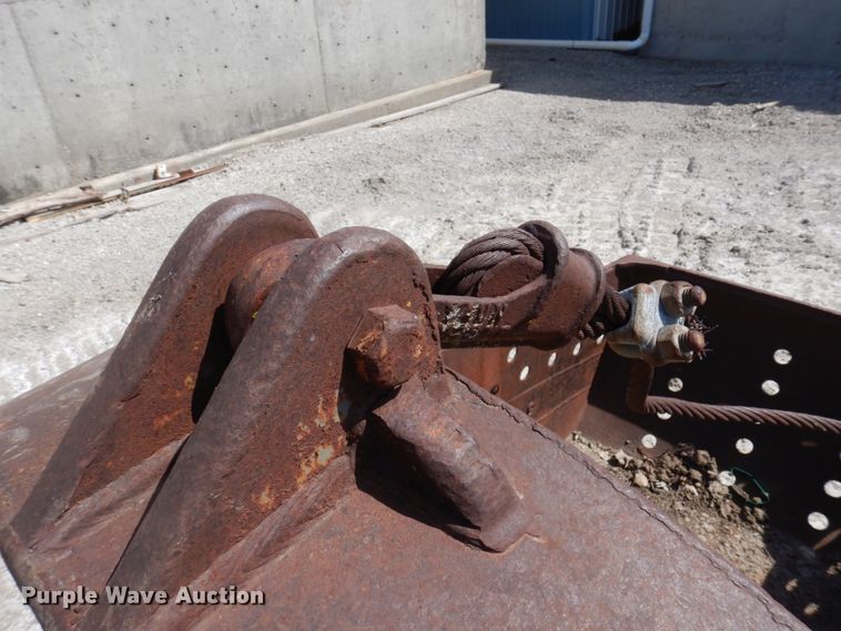 image for item MU9559 42" W drag line bucket