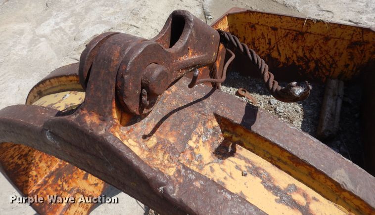 image for item MU9560 36" W drag line bucket