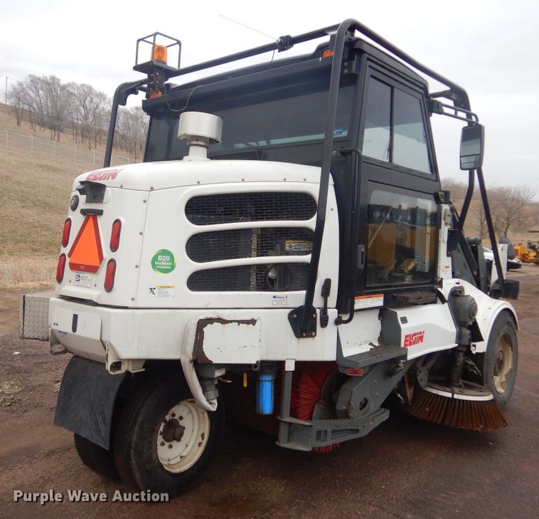 image for item MY9028 2010 Elgin Pelican Series NS  sweeper