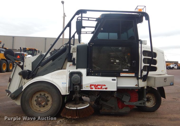 image for item MY9028 2010 Elgin Pelican Series NS  sweeper