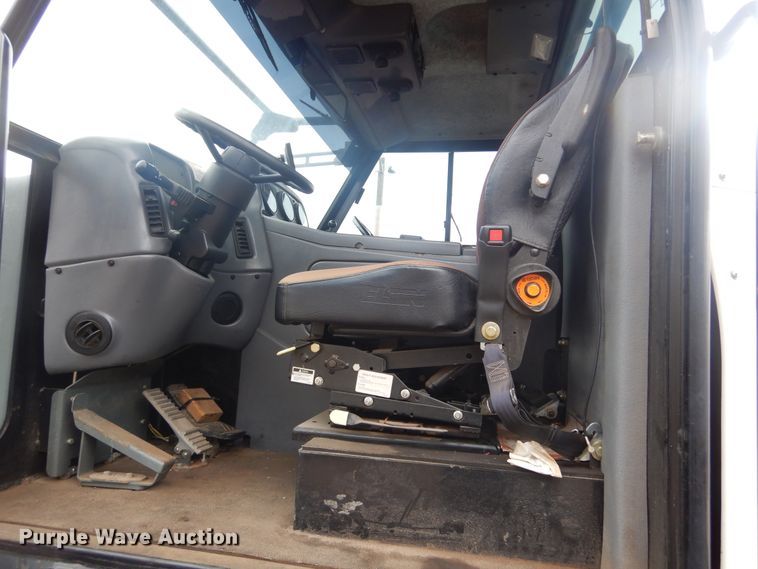 image for item MY9028 2010 Elgin Pelican Series NS  sweeper