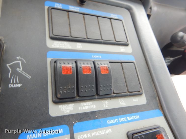 image for item MY9028 2010 Elgin Pelican Series NS  sweeper