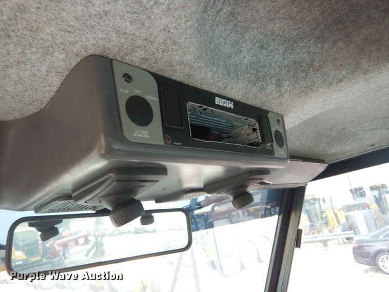 image for item MY9028 2010 Elgin Pelican Series NS  sweeper