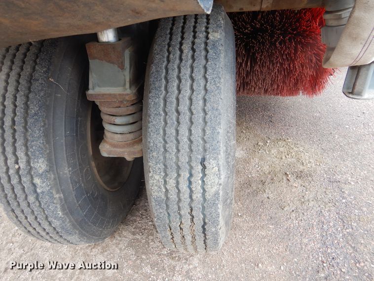 image for item MY9028 2010 Elgin Pelican Series NS  sweeper