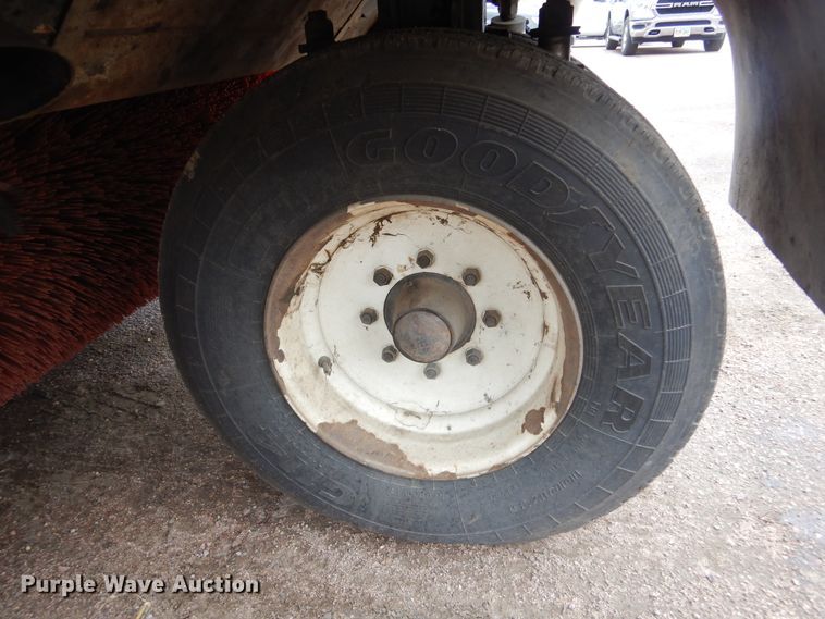 image for item MY9028 2010 Elgin Pelican Series NS  sweeper