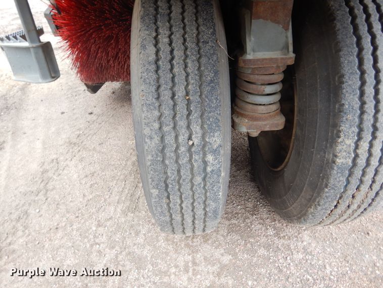 image for item MY9028 2010 Elgin Pelican Series NS  sweeper