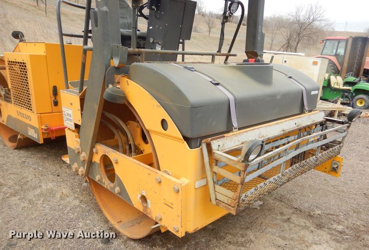 image for item MY9029 Volvo DD90HF  double drum vibratory roller