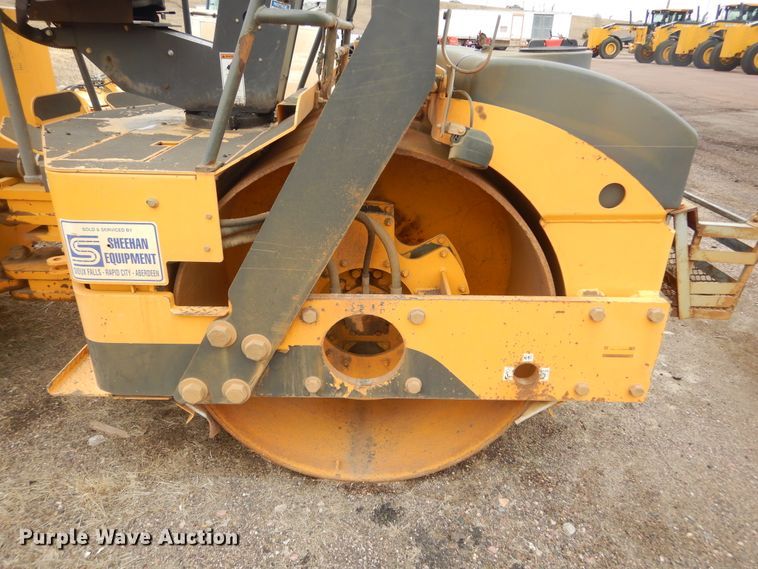 image for item MY9029 Volvo DD90HF  double drum vibratory roller